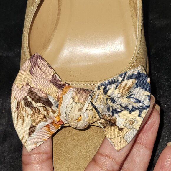Tan Flower Wedge Open Toe Sandals Size 7.5 - Picture 8 of 11